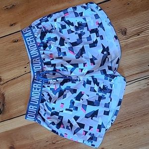 Under Armour girls athletic shorts, size YXL